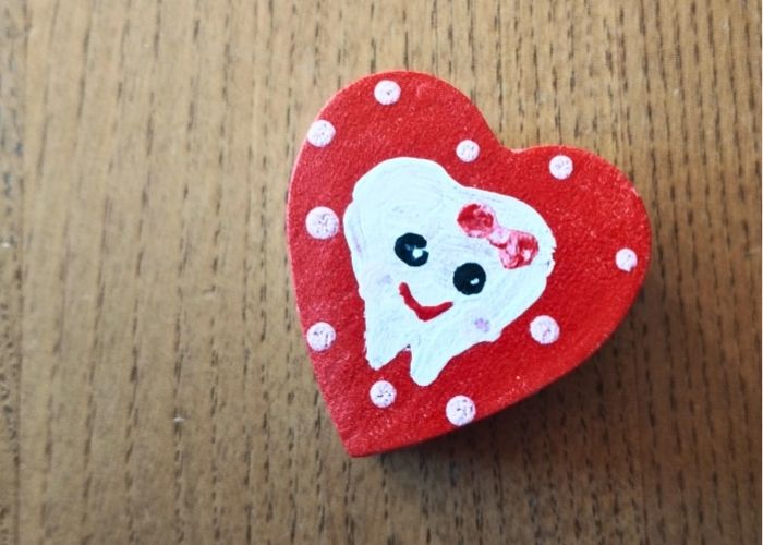 Come creare una scatola per conservare i dentini da latte dei bambini