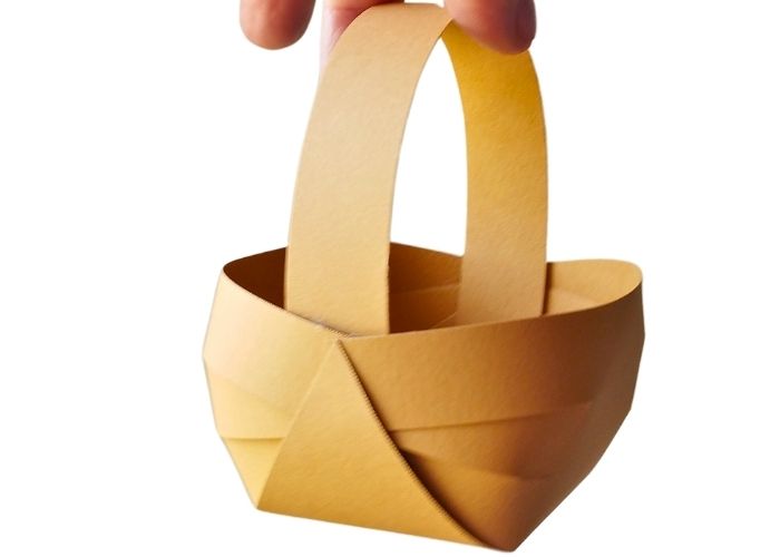 Come creare un cestino di carta per bomboniere o per Pasqua